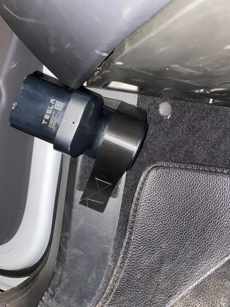 Giá Đỡ Adapter CCS2 Cho Tesla S/X - Image 1