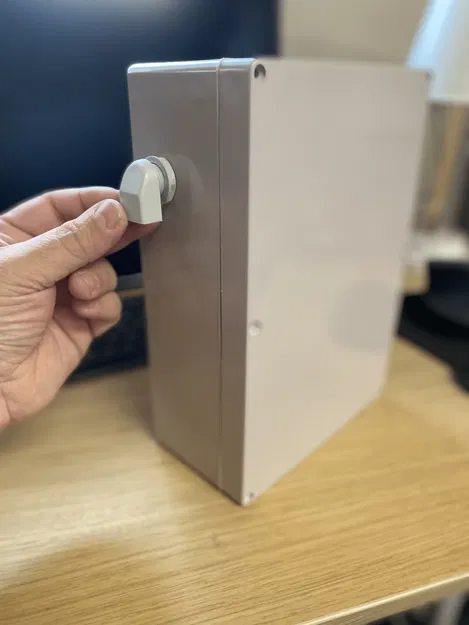 Giá đỡ Unifi U6+ cho hộp chống thời tiết tự chế - Image 3