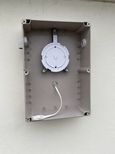 Giá đỡ Unifi U6+ cho hộp chống thời tiết tự chế - Image 5