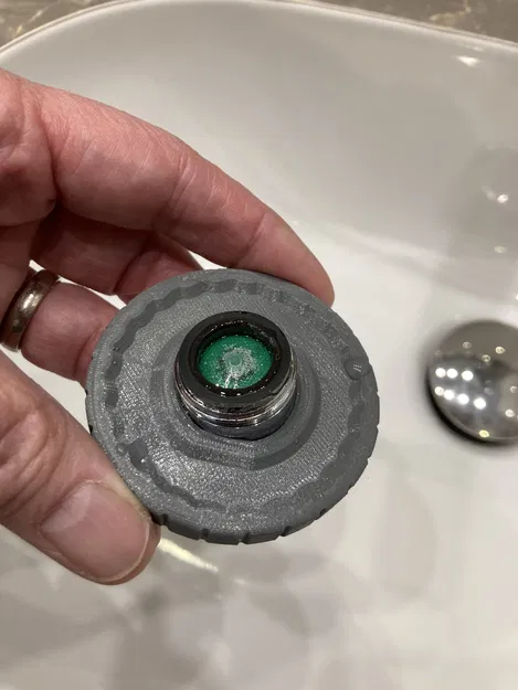 Tay nắm thay đầu lọc nước - Image 1