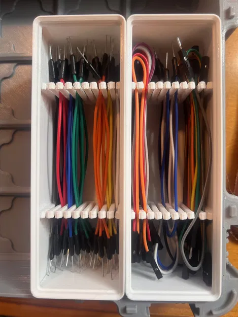 Giá kẹp dây jumper Gridfinity 1x3 - Image 1