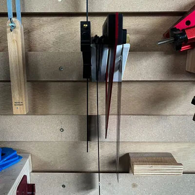 Giá treo dụng cụ đo tiết kiệm không gian