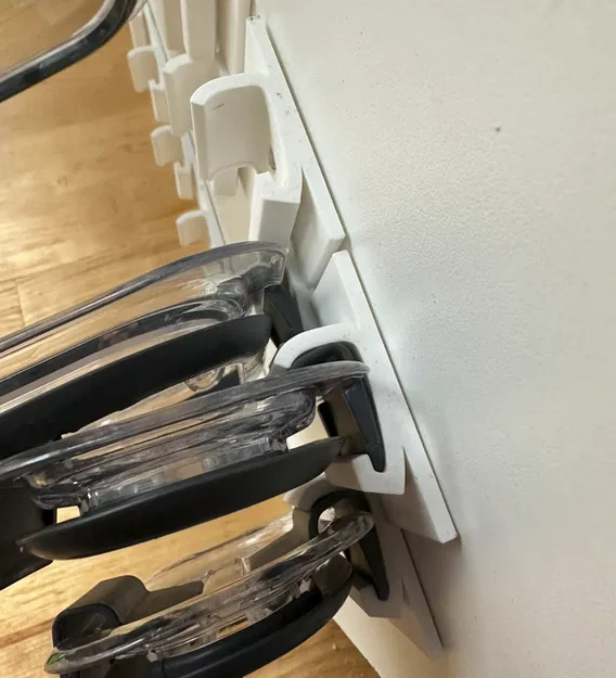 Khay Đựng Nắp Hộp Tupperware - Image 1