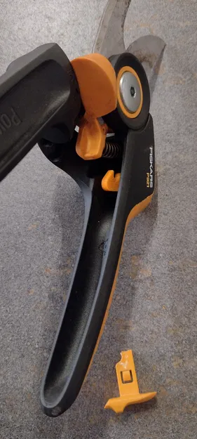 Chốt khóa Fiskars P921 thay thế - Image 4