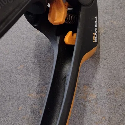 Chốt khóa Fiskars P921 thay thế