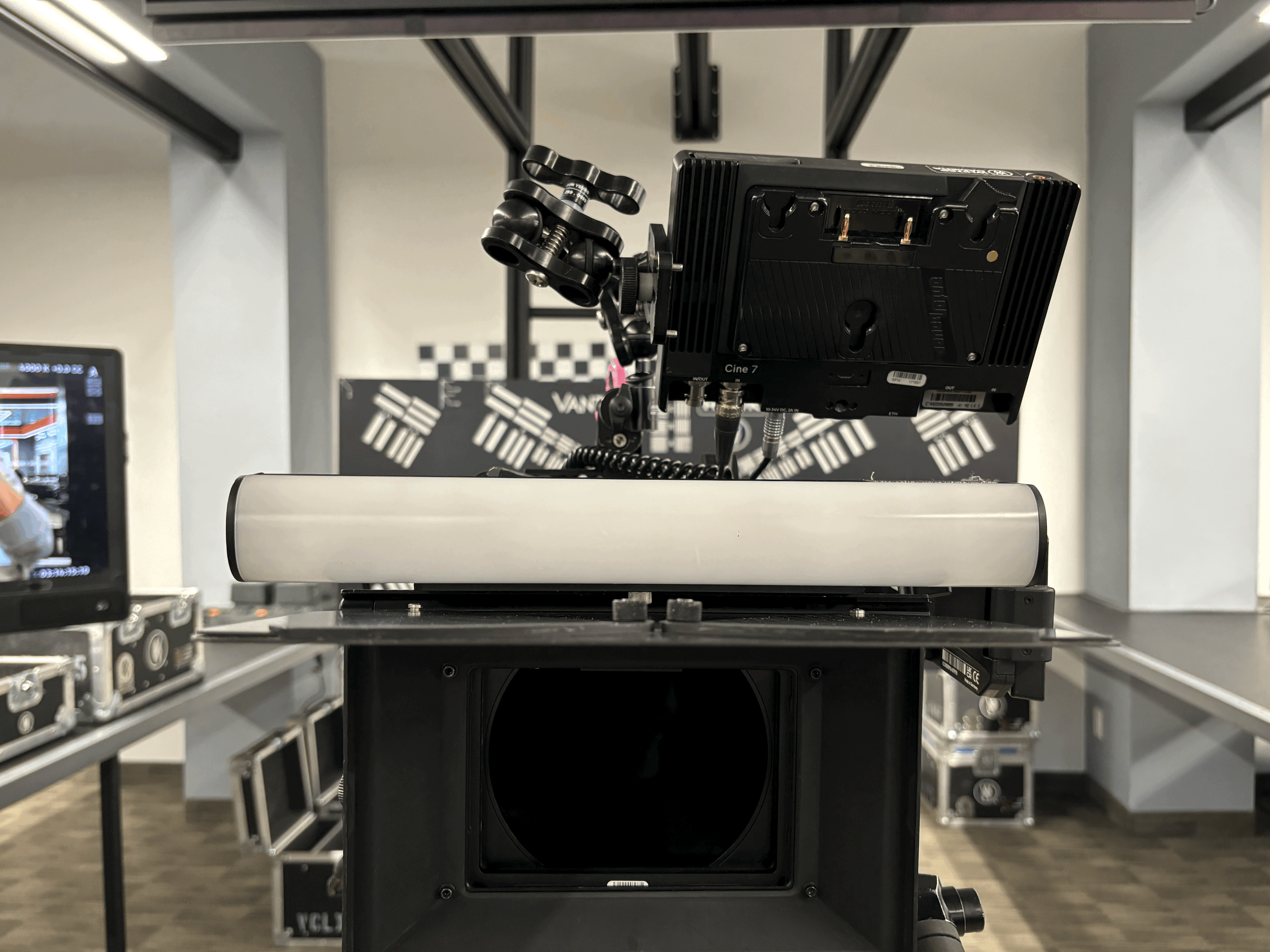 Giá đỡ nắp che trên ARRI LMB cho đèn LED Aputure MT Pro - Thumbnail 2