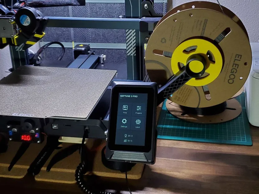 Giá đỡ tùy chỉnh cho phép di chuyển bảng điều khiển và giá đỡ cuộn chỉ trên Elegoo Neptune 3 Pro - Image 1