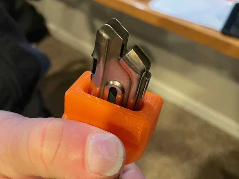 Dụng Cụ Nạp Đạn Cho Băng Đạn Súng Lục Ruger Mark IV 22 - Image 1