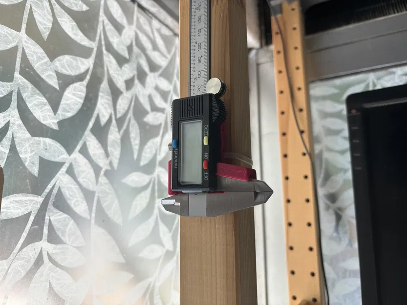 Kẹp Giữ Thước Kẹp Có Gắn Dây Rút - Image 1