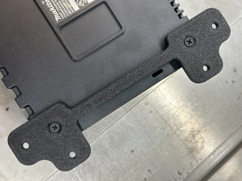 Giá đỡ sạc Makita - Image 1