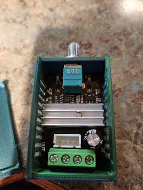 Hộp đựng bộ điều khiển động cơ DC - Image 2