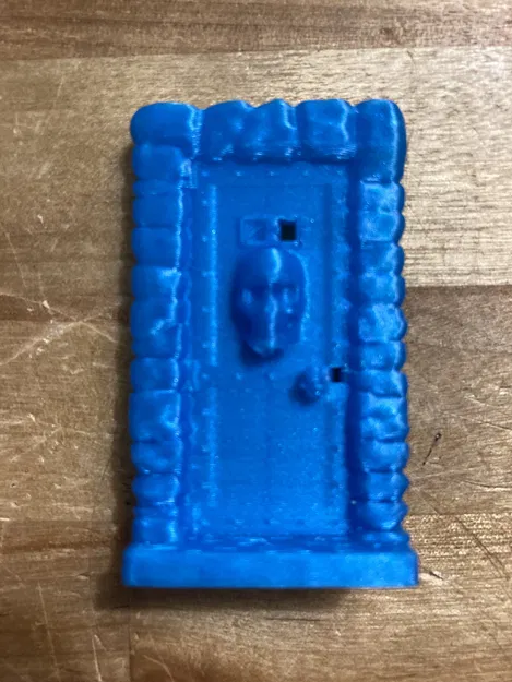 Cửa Gỗ & Kim Loại HeroQuest có Đầu Lâu - Image 1