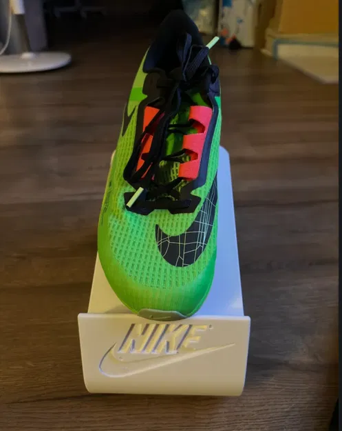 Kệ Giày Nike - Image 1