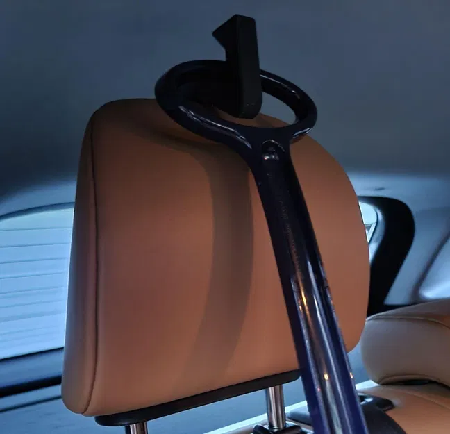 Móc treo đồ phía sau xe Lexus CT 200h - Image 2