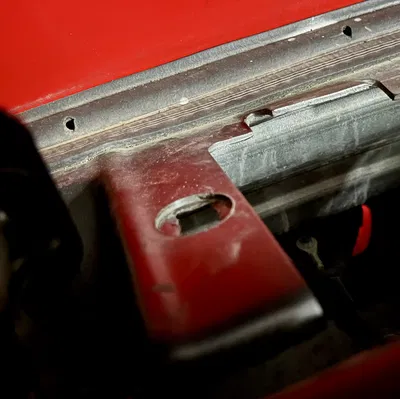 1992 - 1995 Dodge Viper Chốt Giữ Hộp Lọc Gió