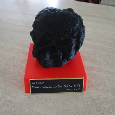 Cúp Cục Than - Món Quà Giáng Sinh Ý Nghĩa