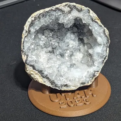 Chân Đế Trưng Bày Địa Quặng