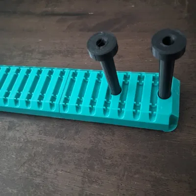 Kim Thay Thế Máy Làm Pom và Tua Rua Trái Tim Đỏ