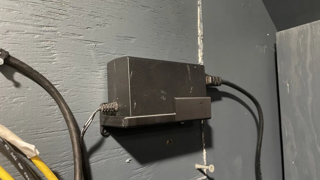 Giá Đỡ Cục Sạc TP-Link Treo Tường - Image 1