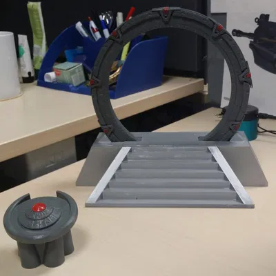 Cổng Stargate trên Bệ Đỡ Ngoài Hành Tinh Có DHD
