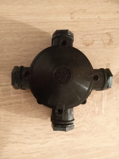 Hộp Điện Cổ Điển 4 Ổ Cắm - Image 1