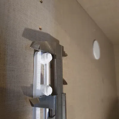 Dụng cụ đo khoảng cách lỗ