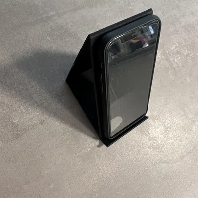 Giá đỡ điện thoại iPhone 11 Pro và các điện thoại khác có lỗ sạc