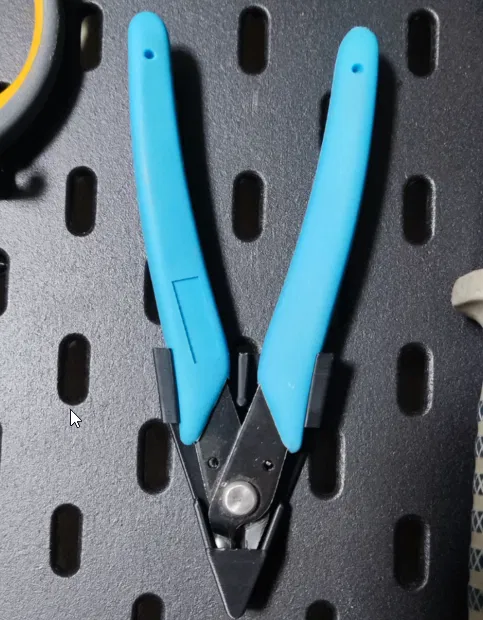 Giá đỡ kềm cắt Skadis - Image 2