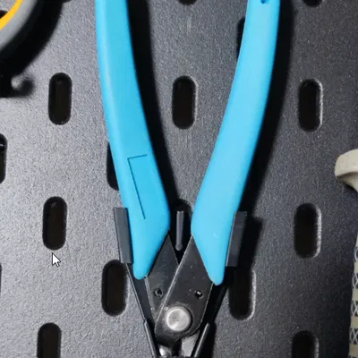 Giá đỡ kềm cắt Skadis