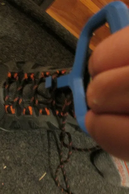 Dụng Cụ Xỏ Dây Giày Trượt Patin - Image 2