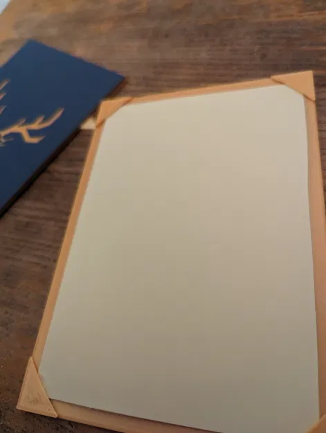 Chỗ Cắm Thẻ Hình Tuần Lộc - Image 2