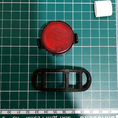 Kẹp đèn hậu xe đạp bằng cao su