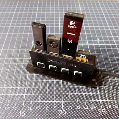 Giá đỡ USB Hub SABRENT