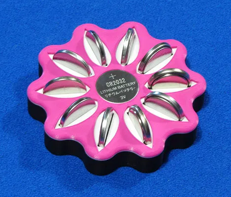 Hộp Đựng Pin CR2032 Hình Bông Hoa - Image 1