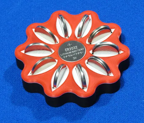 Hộp Đựng Pin CR2032 Hình Bông Hoa - Image 2