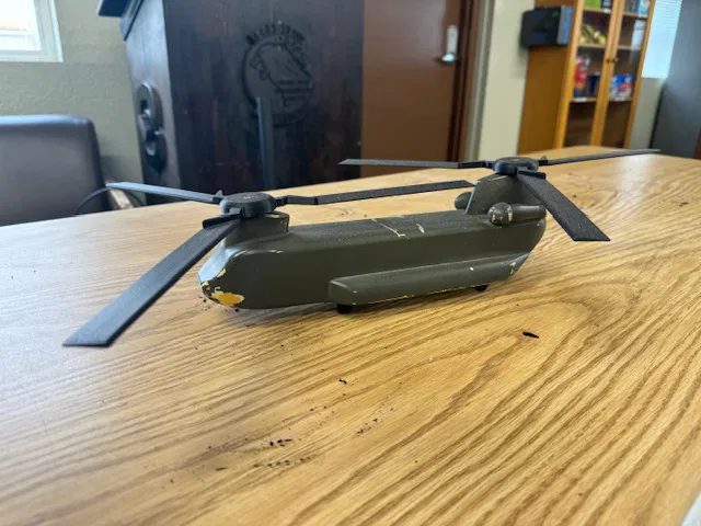 Cánh Mô Hình Trực Thăng Chinook CH-47 - Image 1