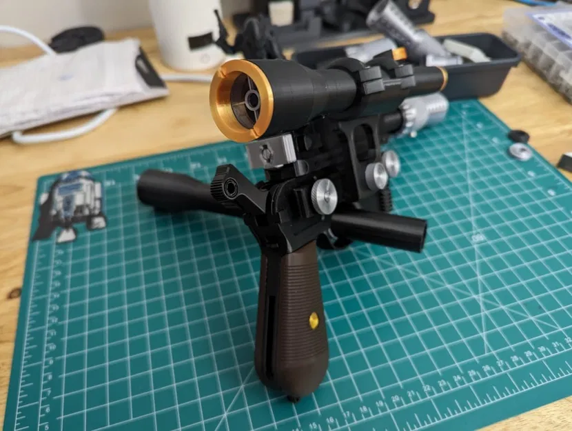 Han Solo Blaster DL-44 - Chỉnh sửa từ PortedtoReality - Image 1