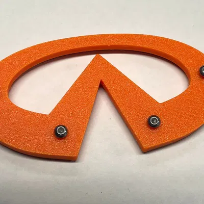 Tem Nắp Capo Infiniti