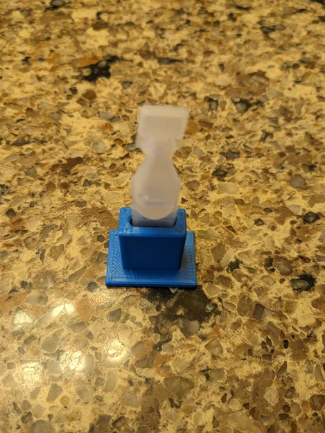 Chân Đế Giữ Tuýp Thuốc Refresh Optive - Image 2