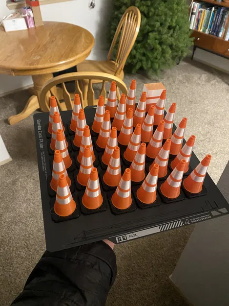 Mô Hình Cọc Tiêu Giao Thông Tỉ Lệ 1/10 Cao 28 Inch - Đa Sắc - Chi Tiết Cao - Image 2