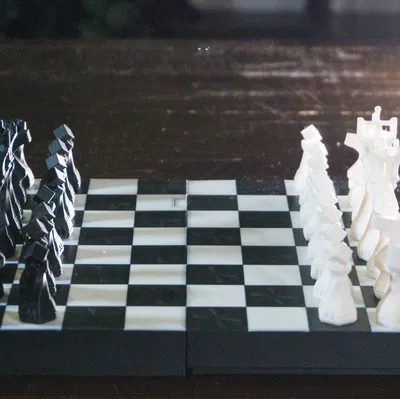 Bàn Cờ Vua Di Động "Overengineered"