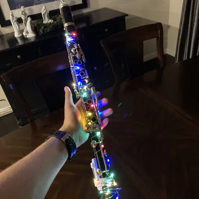 Chỗ gắn đèn Giáng sinh cho kèn clarinet