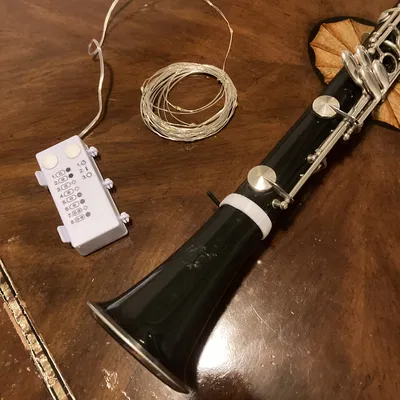 Chỗ gắn đèn Giáng sinh cho kèn clarinet
