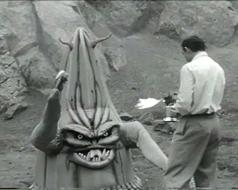 Mô Hình "It Conquered the World Mini" - Image 6