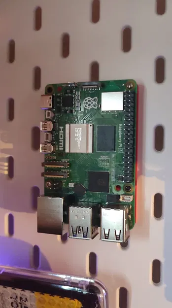 Đế gắn Raspberry Pi 3/4/5 có móc treo cho bảng Ikea Skådis - Image 1