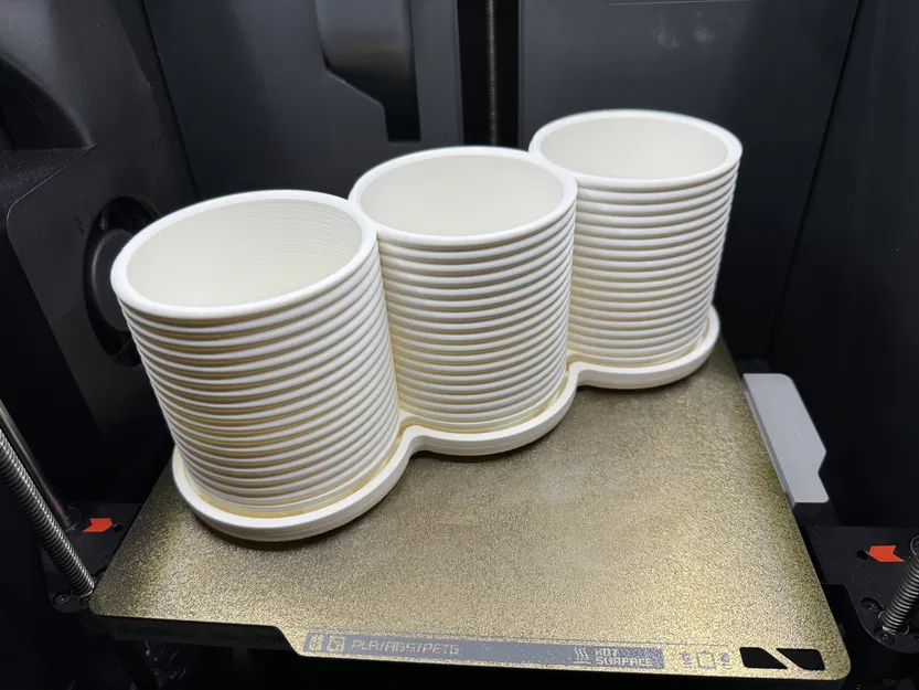 Chậu Hoa Có Đế - Image 1