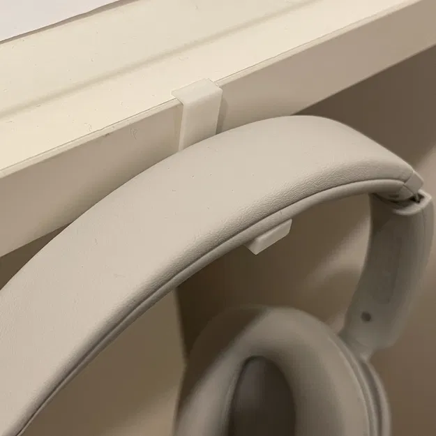 Móc Tai Nghe Dũng Cảm V2 - Image 1