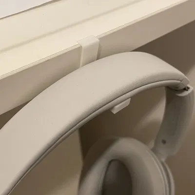 Móc Tai Nghe Dũng Cảm V2