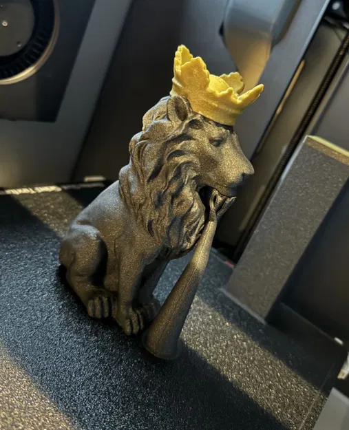 Tượng Sư Tử Đội Vương Miện - Image 2