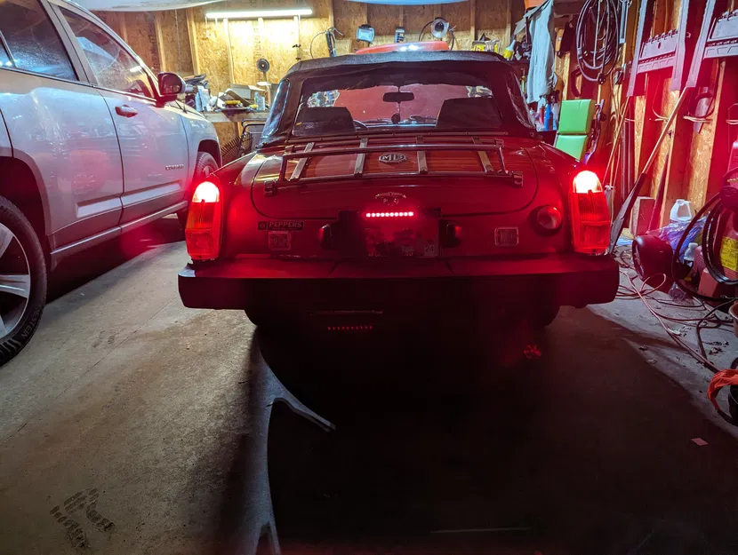 Giá Đỡ Đèn Phanh Thứ Ba Cho MG Midget - Image 1